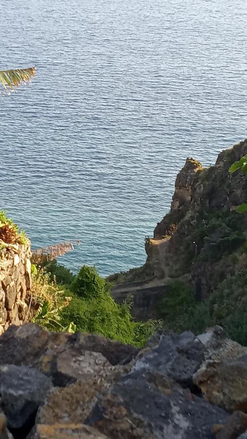 Vаrаndаs Dо Sоl-Vista Relaxante Entre Mar E Montanha Apartment Ponta do Sol  Luaran gambar